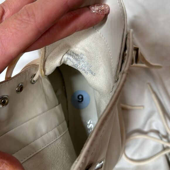 Guess Gwfornia Chunky Ivory Combat Boots. Size 9. - Picture 11 of 12